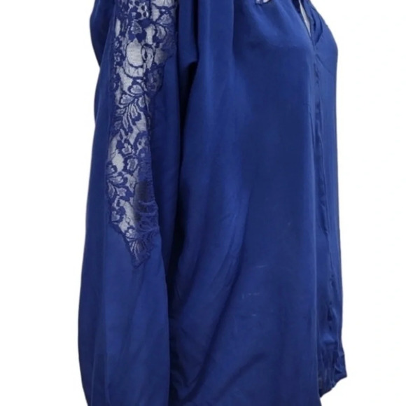 VELVET By Graham & Spencer Dark Blue Lace Long Sleeves Top BNWT S/M - Picture 4 of 10
